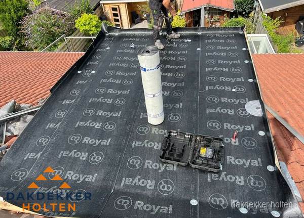Dakrenovatie met Royal onderdak op plat dak in Holten