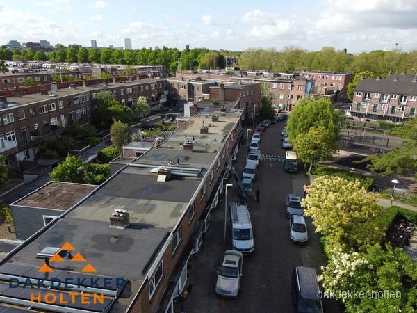 Luchtfoto dakinspectie woonwijk in Holten