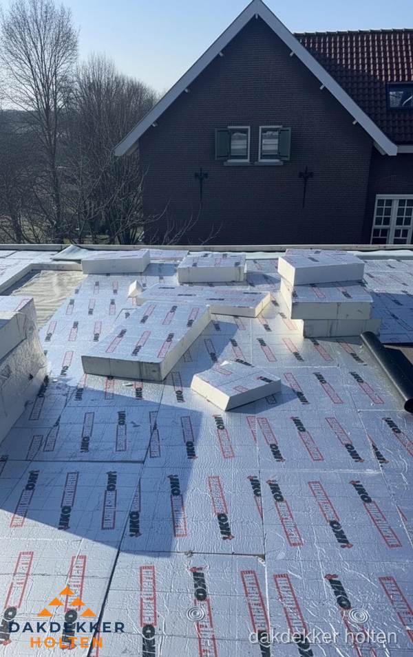 IKO PIR isolatieplaten op plat dak in Holten